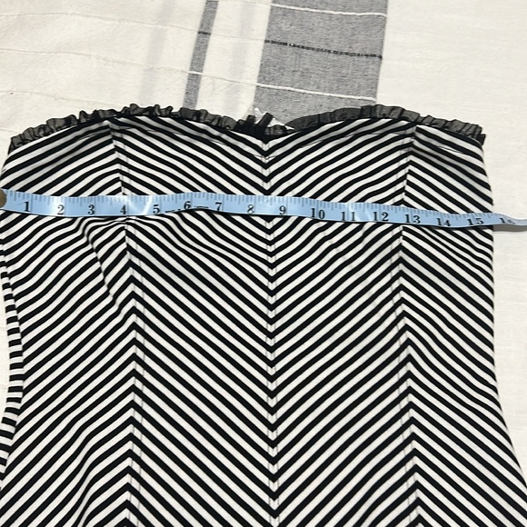 Black-and-white striped corset - Picture 6 of 7